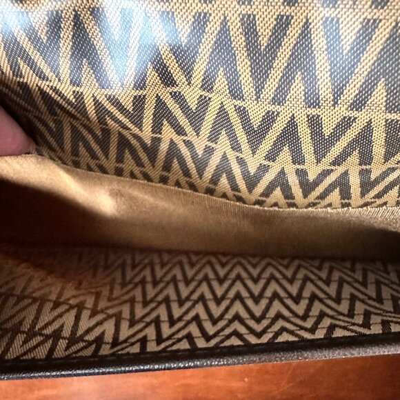 Mario Valentino Clutch with Key - EUC - Picture 7 of 8